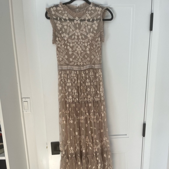 Needle and thread embellished gown! Good condition! - Picture 5 of 8